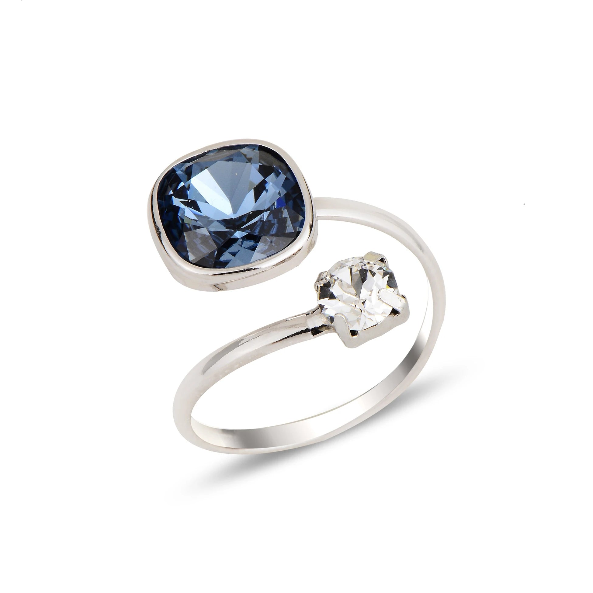 Iris Bloom Ring - Effortlessly Chic & Feminine Design