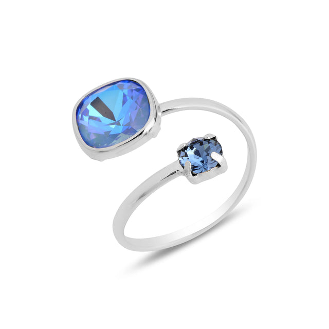 Iris Bloom Ring - Effortlessly Chic & Feminine Design