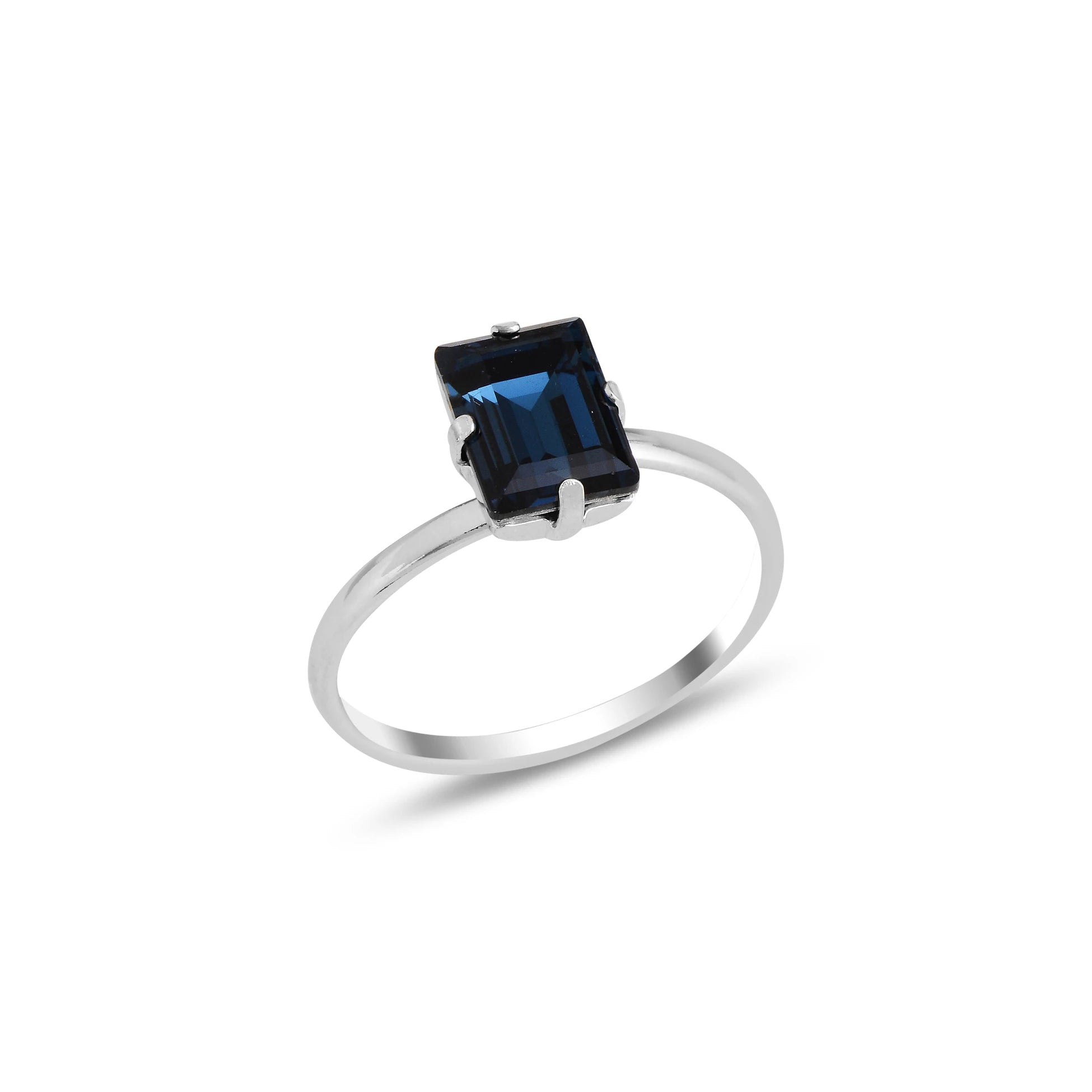Anello Swarovski Baguette - Eleganza Minimalista per una Scintilla Quotidiana