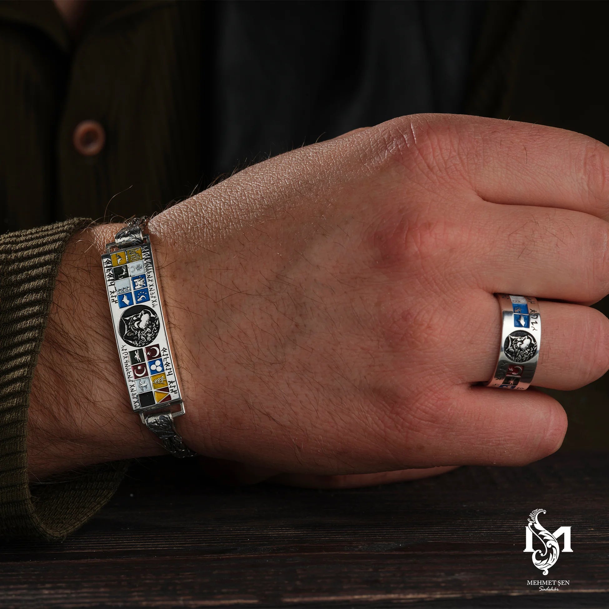 Sterling Silver Men's Grey Wolf Jewelry Set - Symbolic Strength & Style