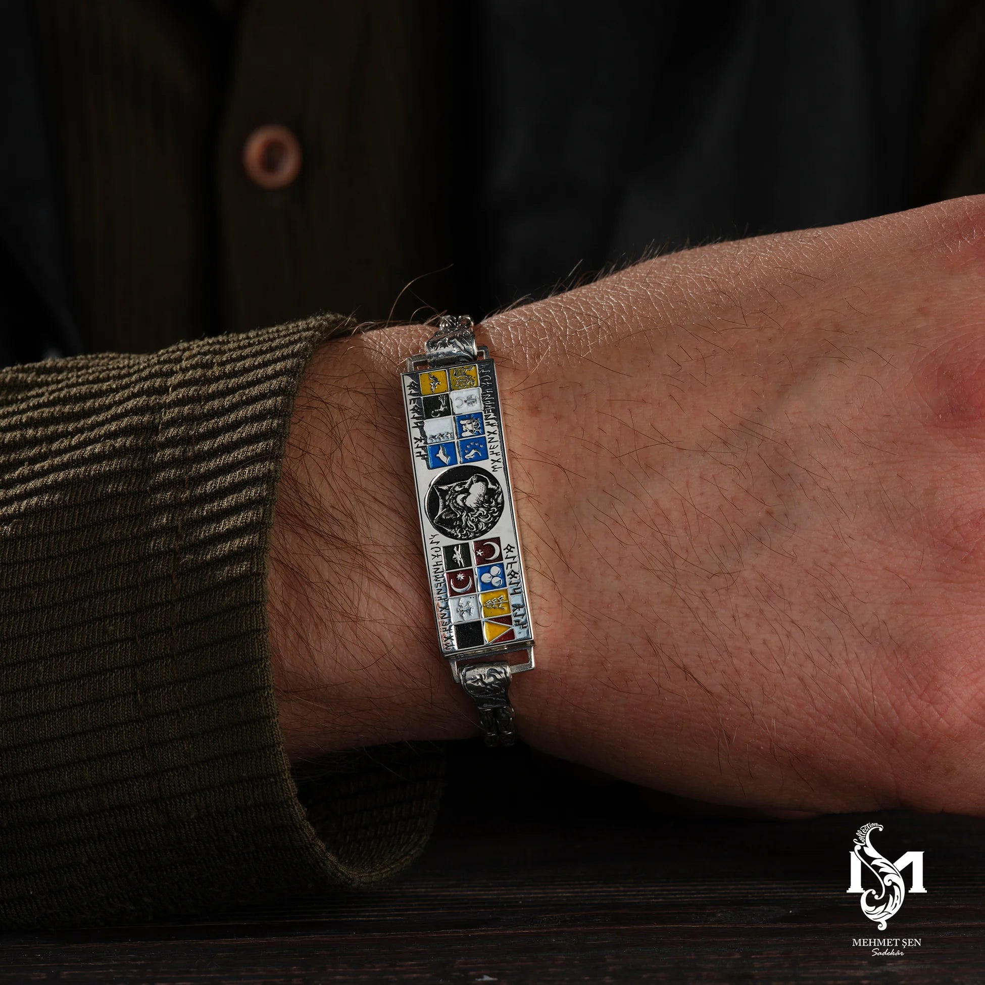 Sterling Silver Men's Wolf Head Bracelet - Symbolic Design