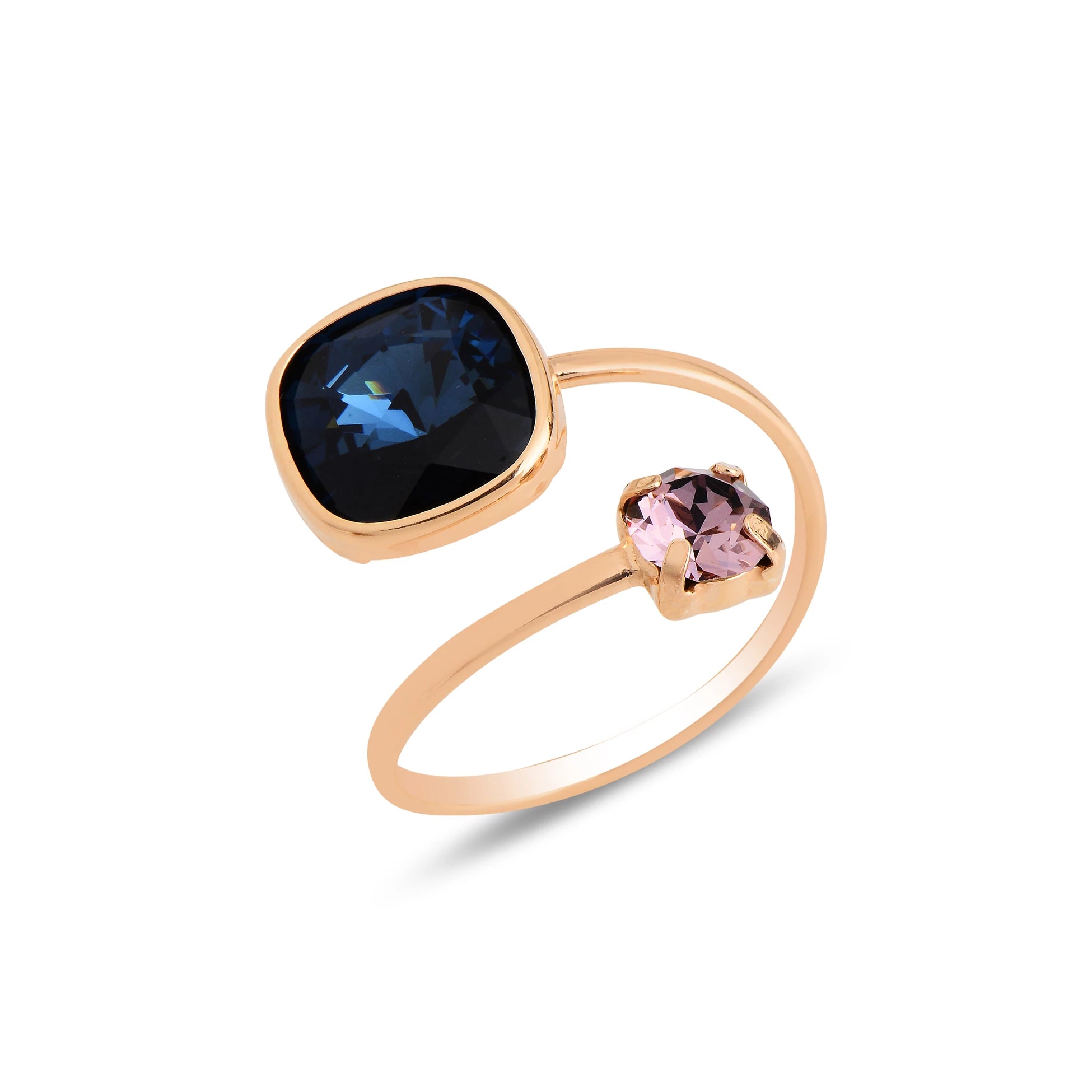 Iris Bloom Ring - Effortlessly Chic & Feminine Design
