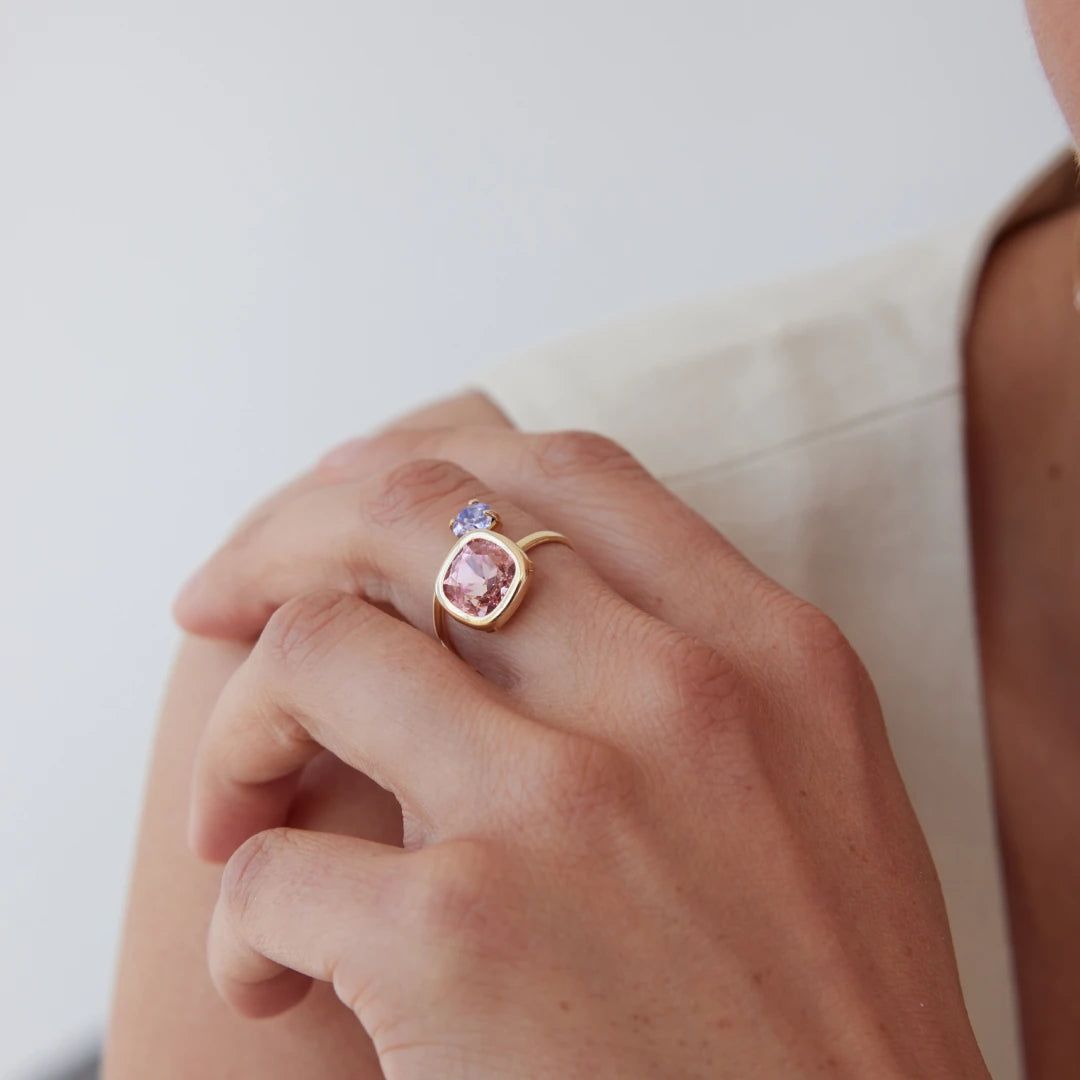 Iris Bloom Ring - Effortlessly Chic & Feminine Design