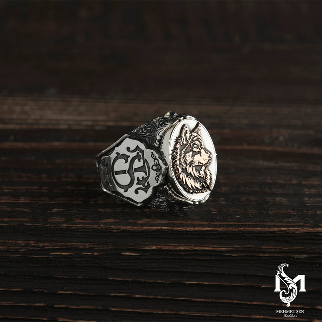 Personalized Sterling Silver Men's Ring - Majestic Wolf Design