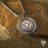 Crafted Metal Men's Wolf Medallion Pendant - Symbolic Design