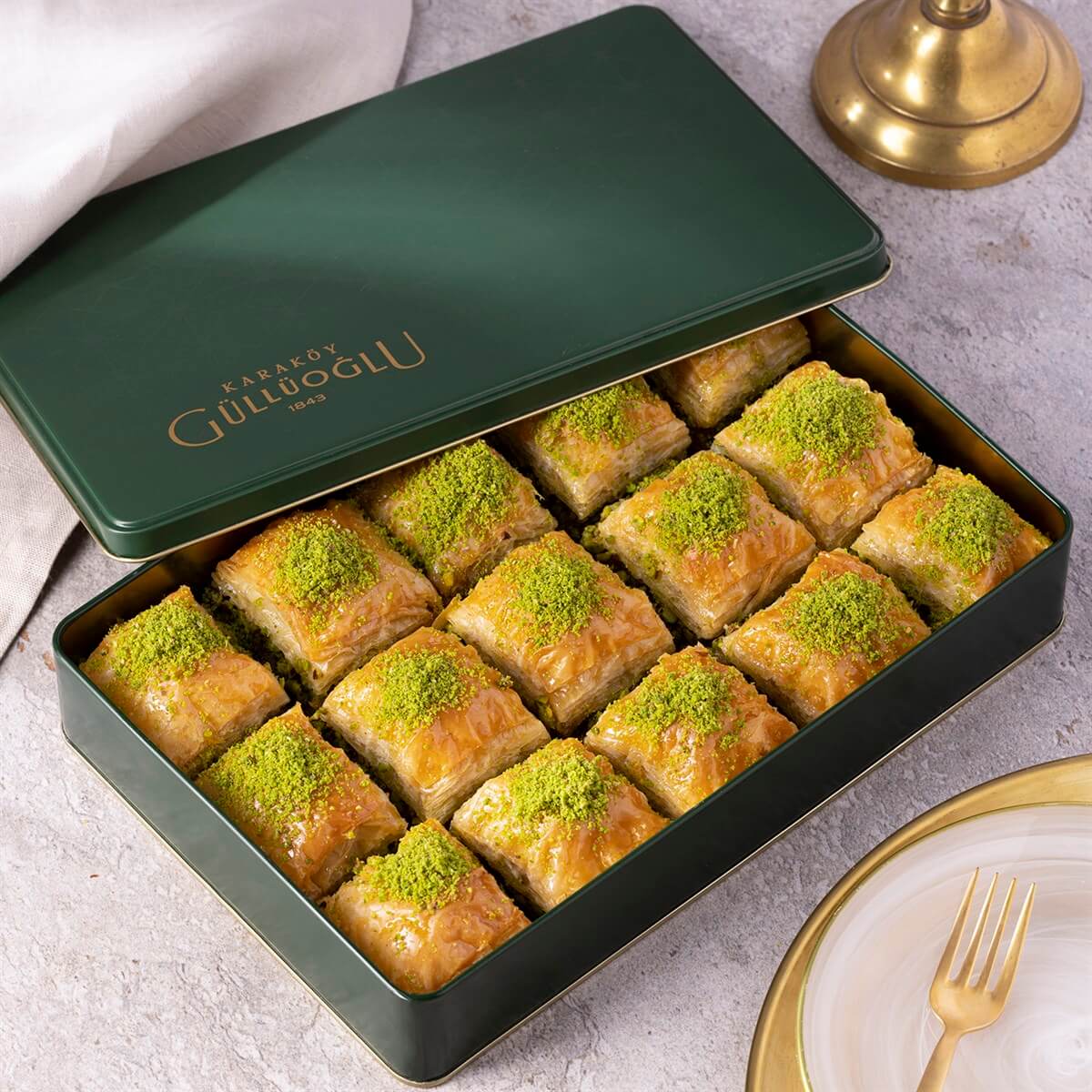 Karakoy Gulluoglu | Square Baklava with Pistachio in Metal Gift Box