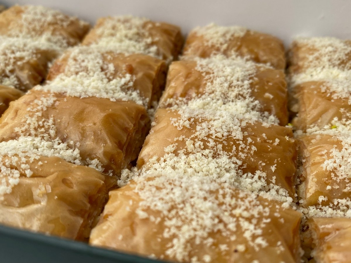 Karakoy Gulluoglu | Turkish Nadir Dolama Baklava with Hazelnut