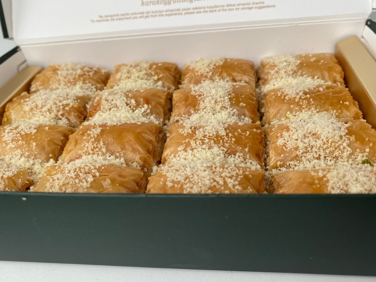 Karakoy Gulluoglu | Turkish Nadir Dolama Baklava with Hazelnut