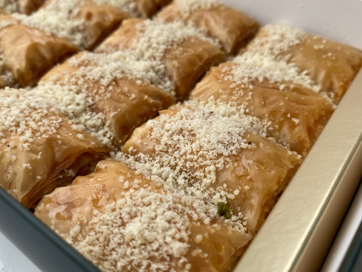 Karakoy Gulluoglu | Turkish Nadir Dolama Baklava with Hazelnut