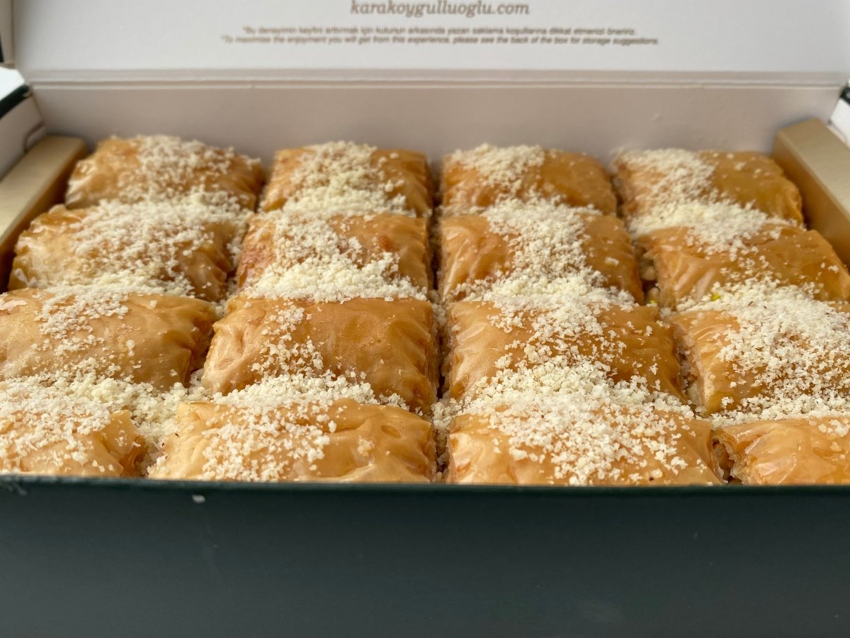 Karakoy Gulluoglu | Turkish Nadir Dolama Baklava with Hazelnut