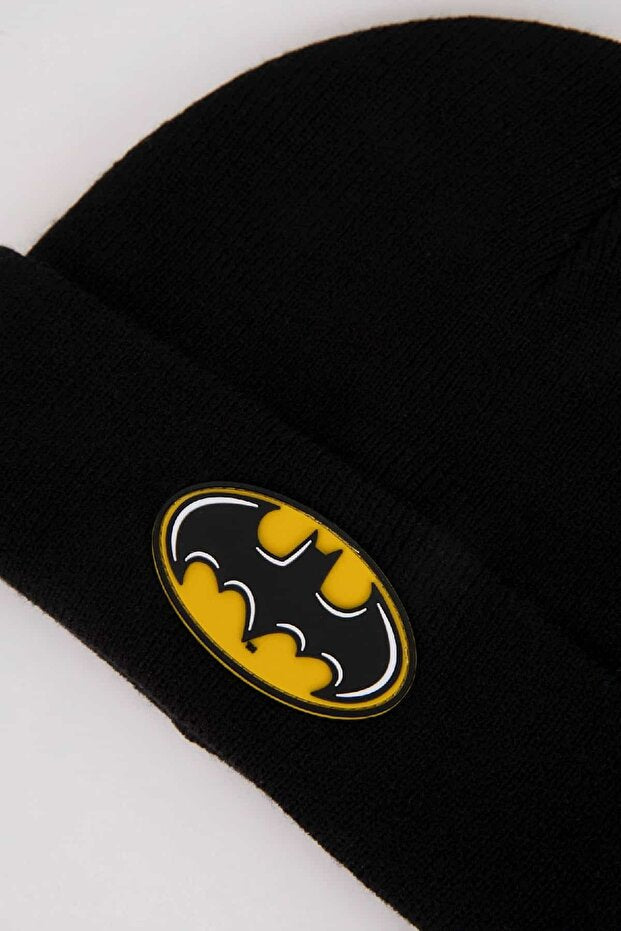Kids Black Batman Logo Beanie - Stylish & Warm for 5 - Year - Olds - TryAladdin