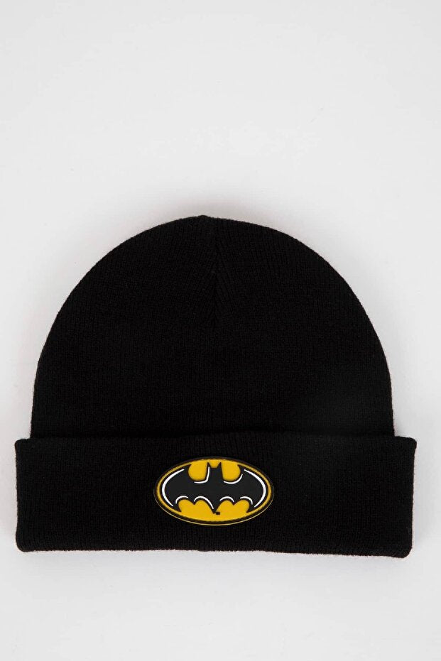 Kids Black Batman Logo Beanie - Stylish & Warm for 5 - Year - Olds - TryAladdin