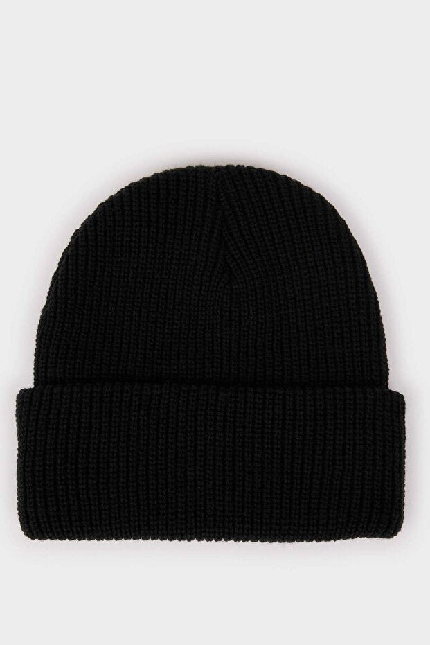 Kids' Knitted Beanie - Warm & Stylish 'Awesome' Label - TryAladdin