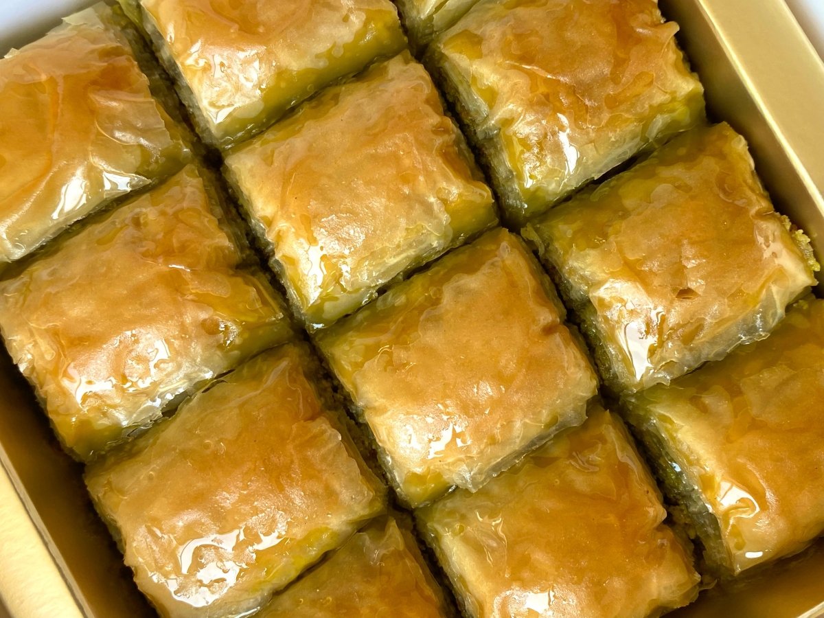 Koskeroglu | Special Prince Pistachio Baklava (12 Pieces)