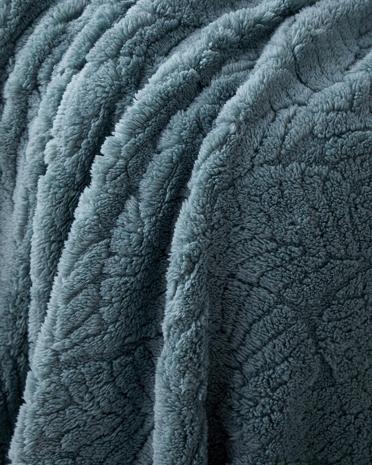Premium Jacquard Wellsoft Throw Blanket   Leafy Garden Sage Green