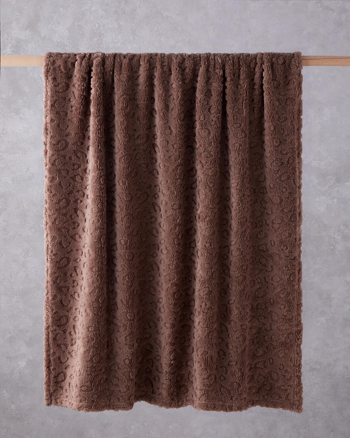 Premium-Jacquard-Wellsoft-TV-Blanket-Leopard-Pattern-Dark-Beige