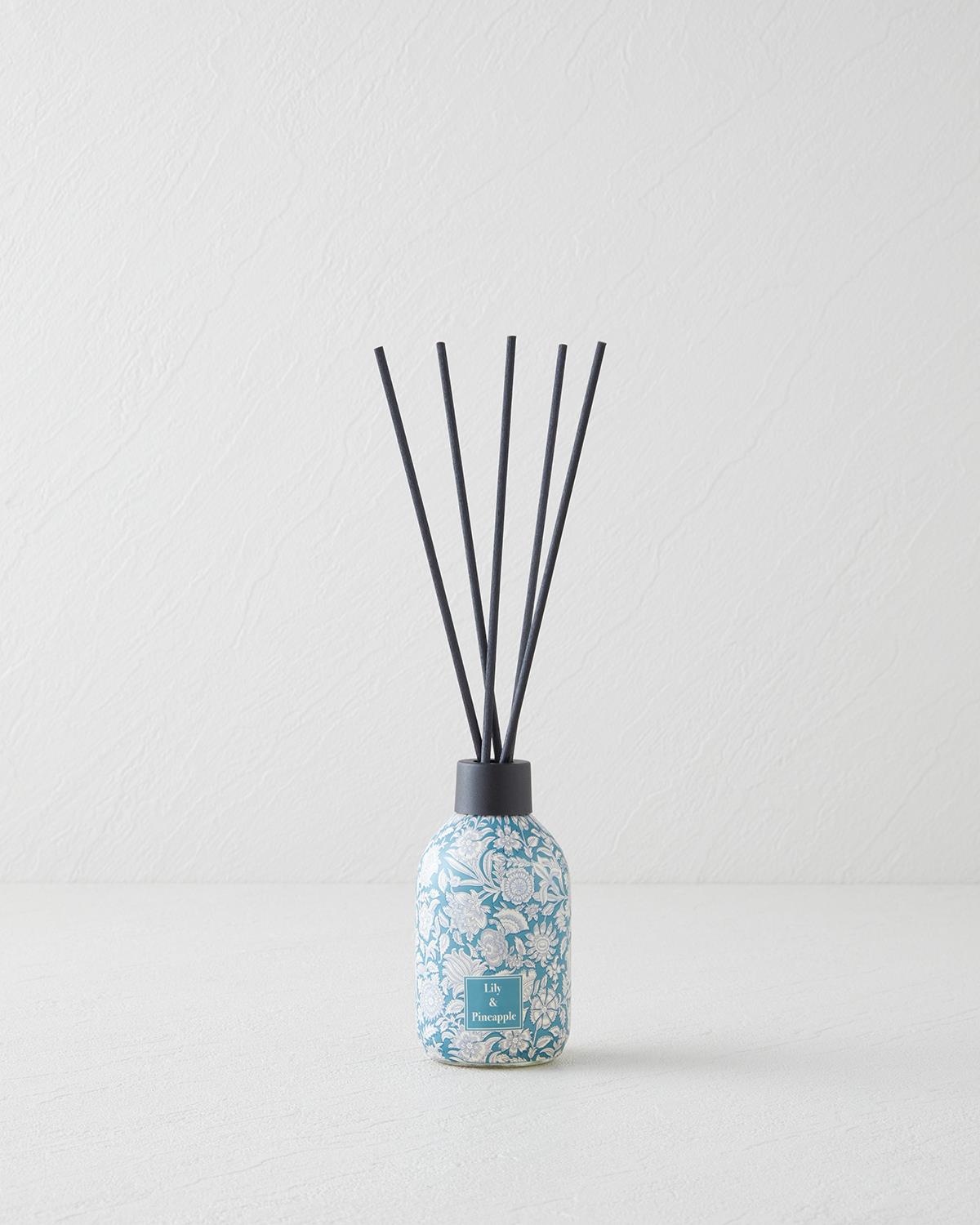 Premium Floral Fruit Reed Diffuser - Lily Pineapple Scent