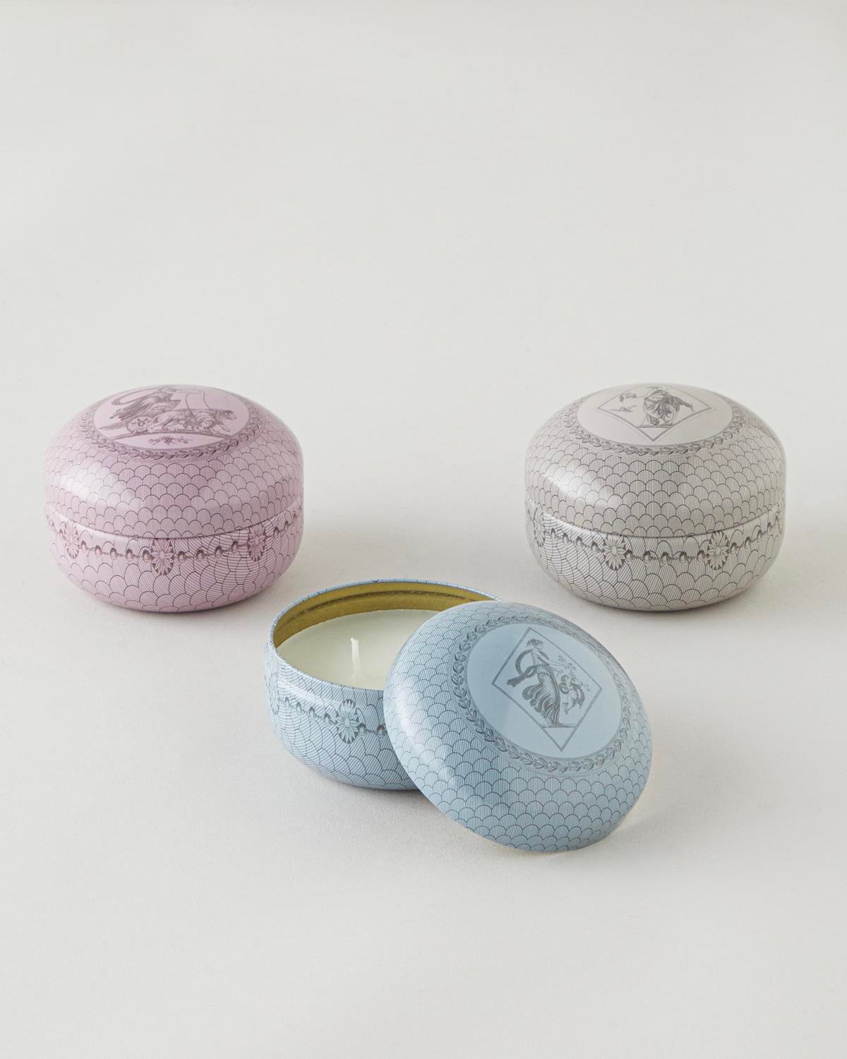 Premium Aromatic White Scented Candle