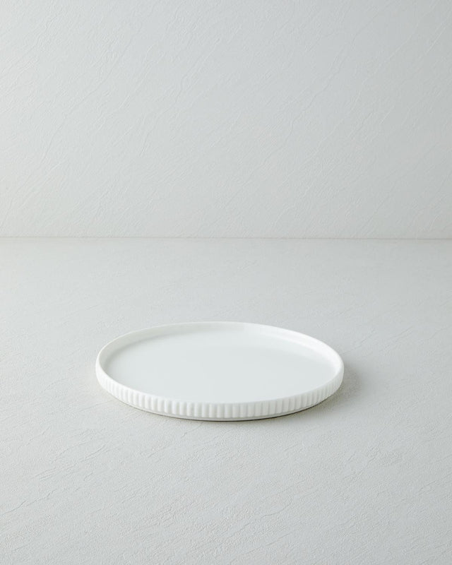 Professional Grade White Porcelain Serving Plate   Elegant Dinnerware