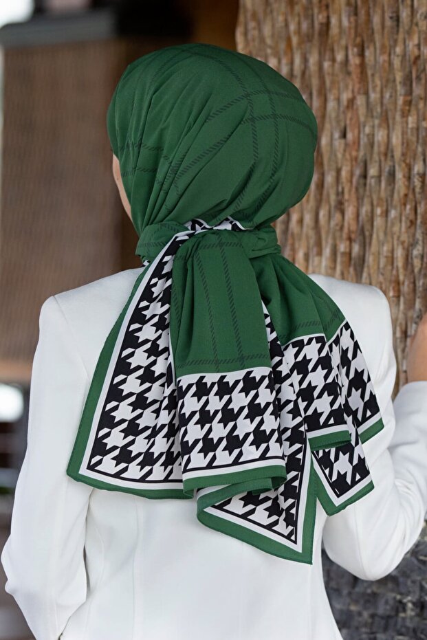 Luxury Medina Silk Shawl - Emerald Green & Black - TryAladdin