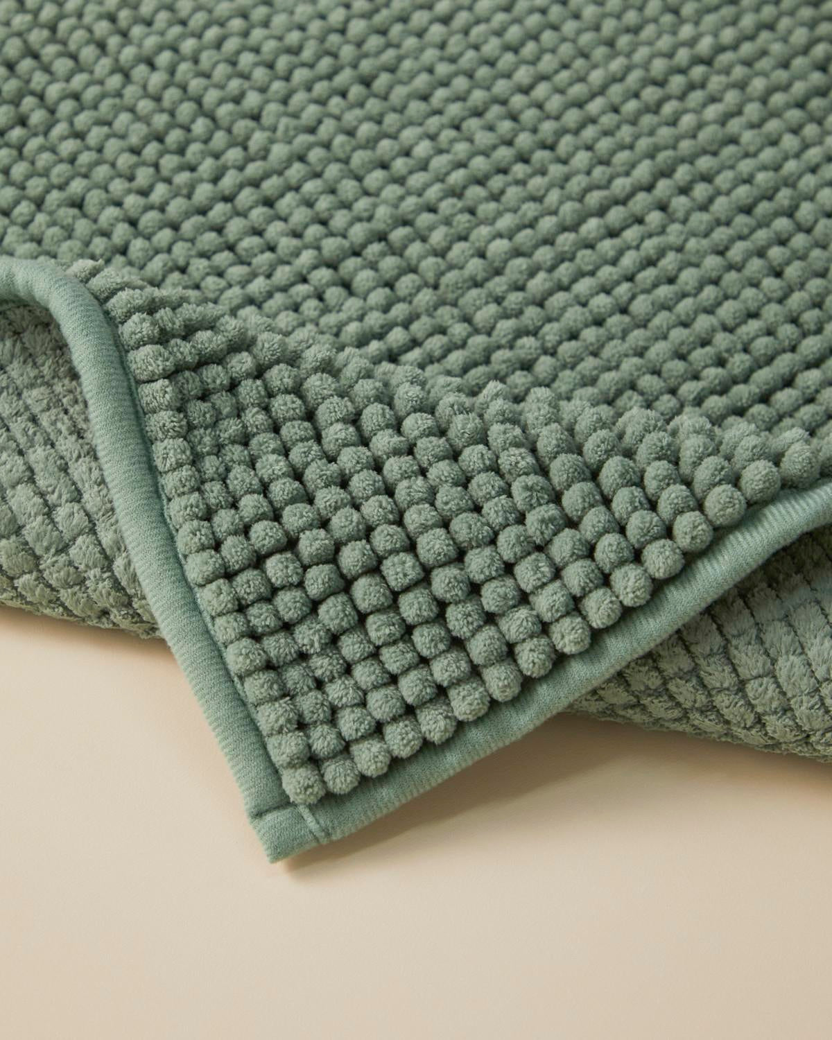 Professional Grade Macaroni Texture Non Slip Bath Mat Green