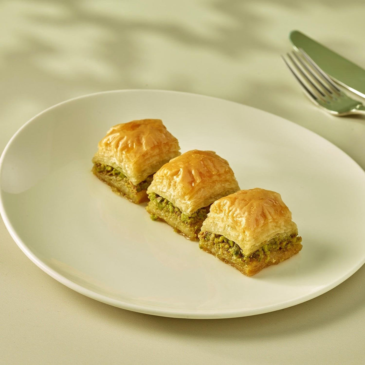 Mahizer | Pistachio Square Baklava Box