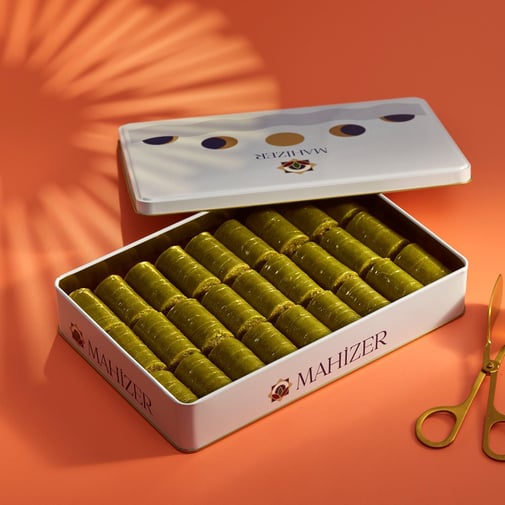 Mahizer | Pistachio Stuffed Baklava Box