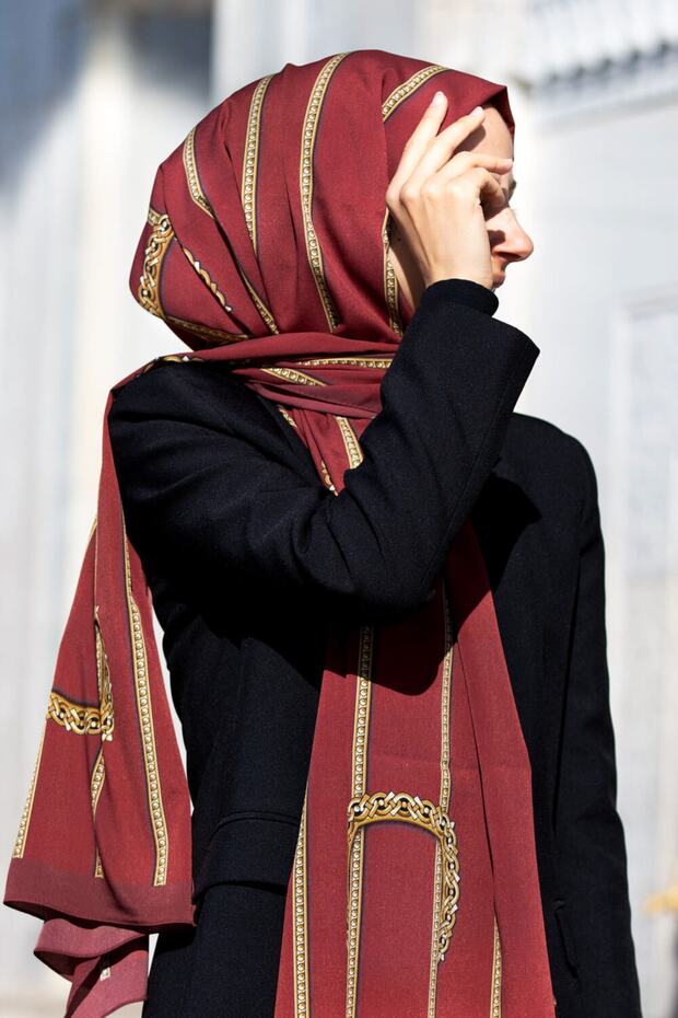 Medine Silk Shawl - Luxurious Burgundy - TryAladdin