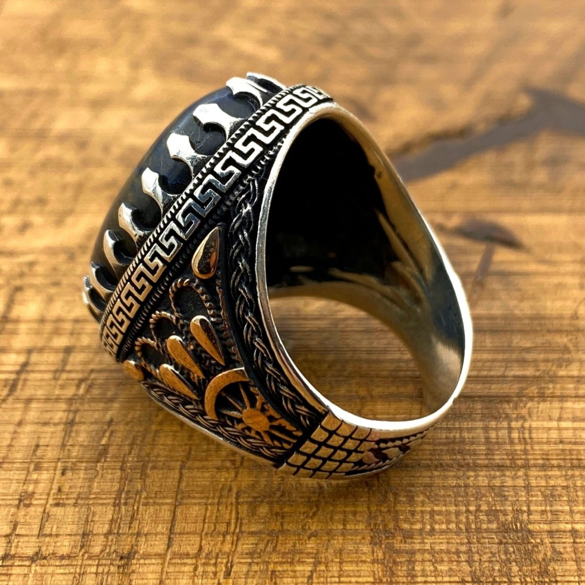 Men's Blue Lapis Lazuli Stone Silver Ring