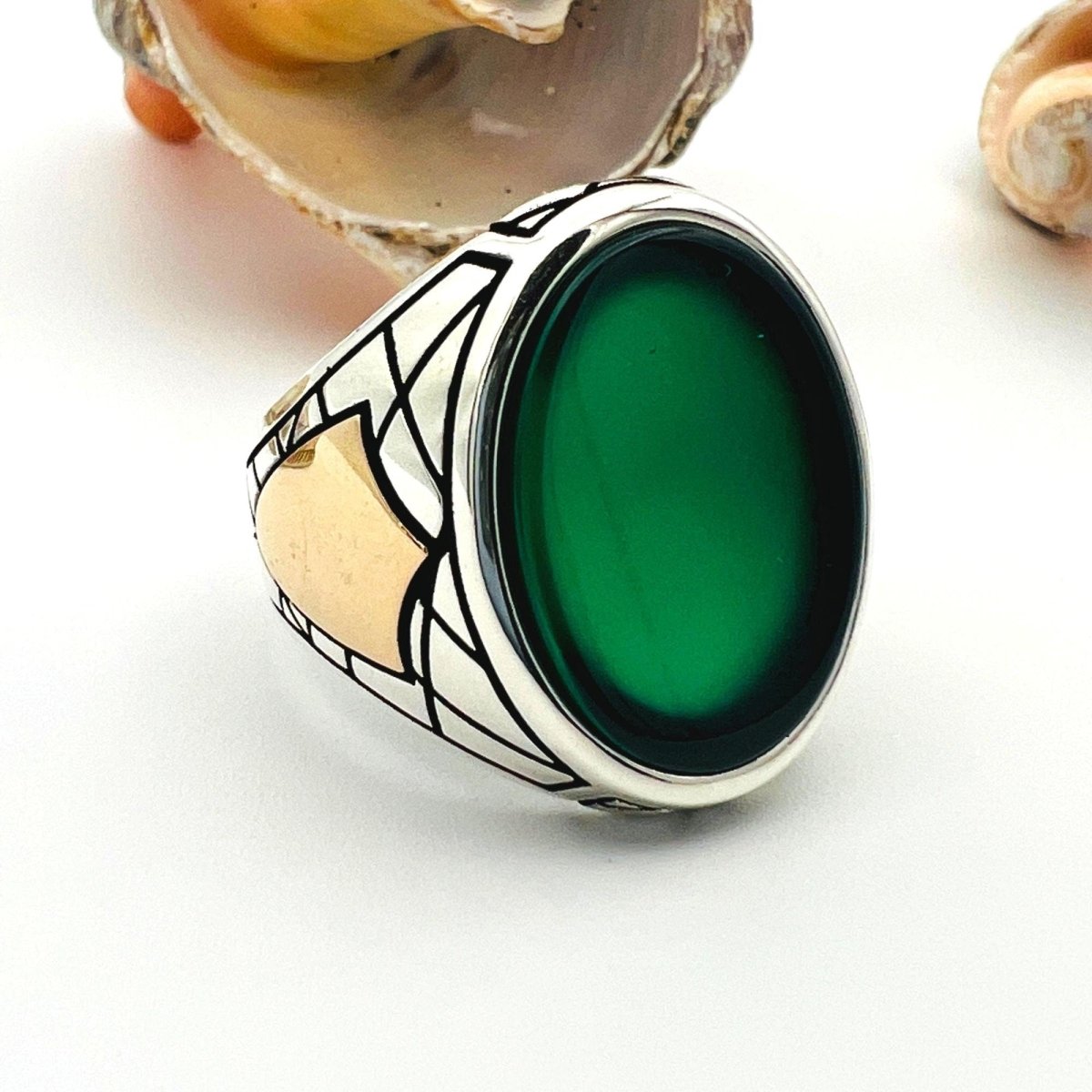 Men’s Green Agate Ottoman Ring