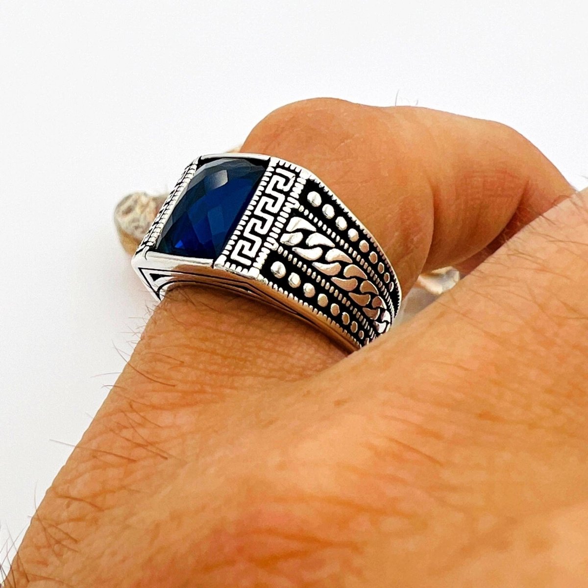 Men's Handcrafted Blue Sapphire Sterling Silver Minimalist Ring - TryAladdin