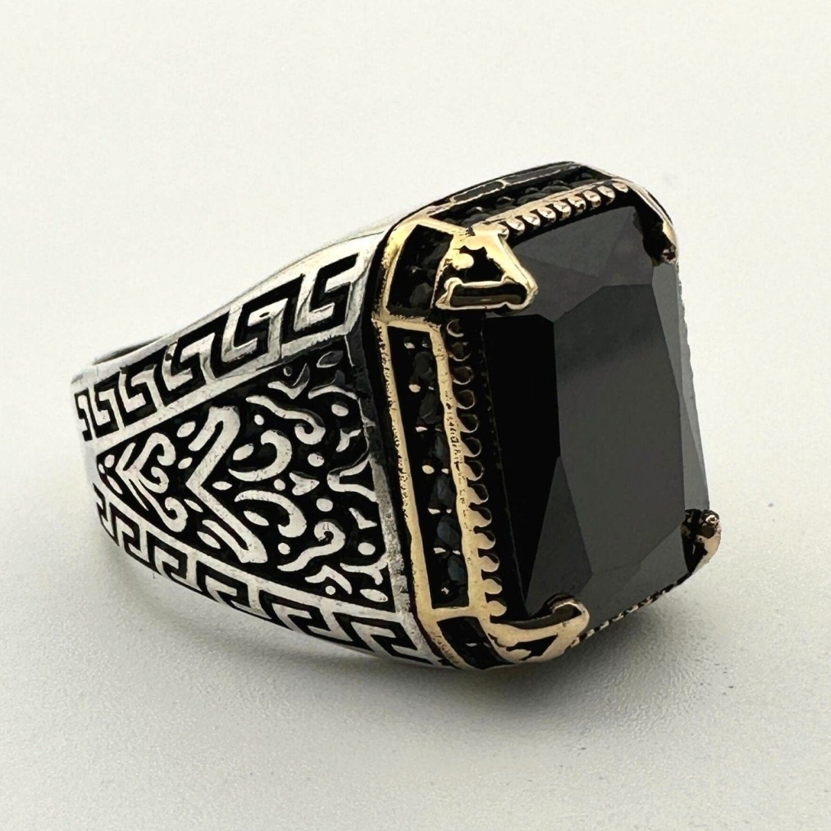 Men's Handmade Black Onyx Stone Silver Ring - TryAladdin