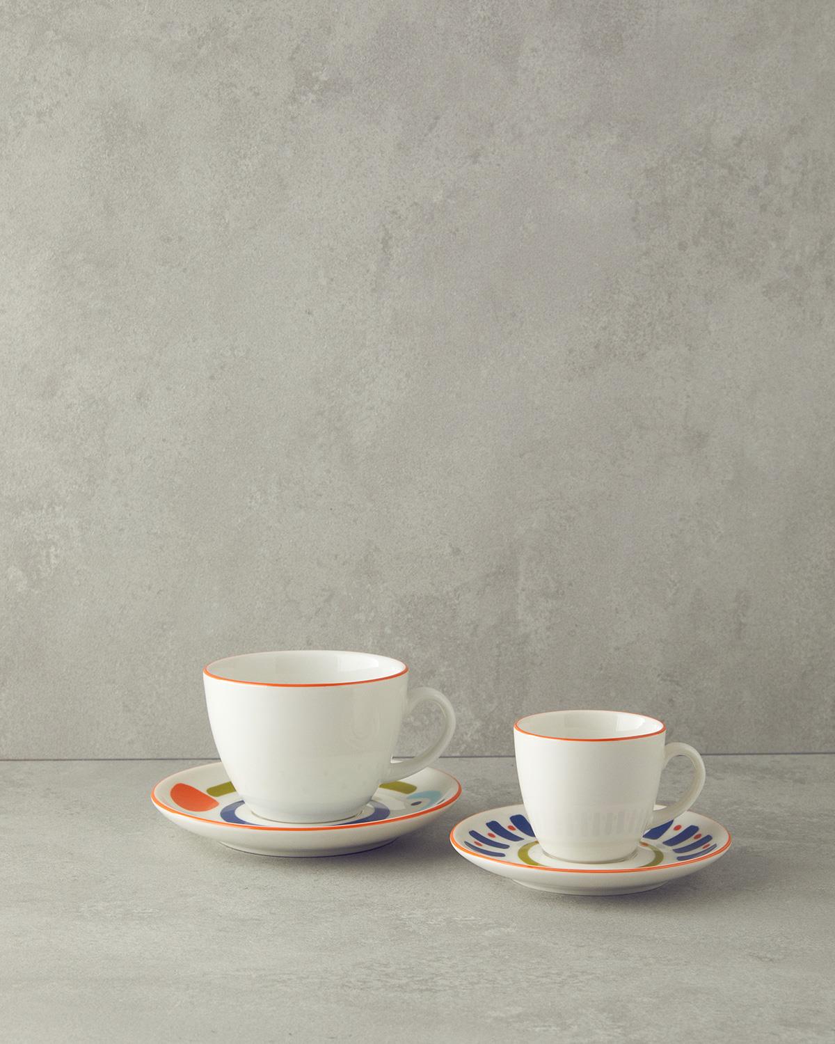 Professionelt tyrkisk porcelænskaffesæt med farverige blandede linjer