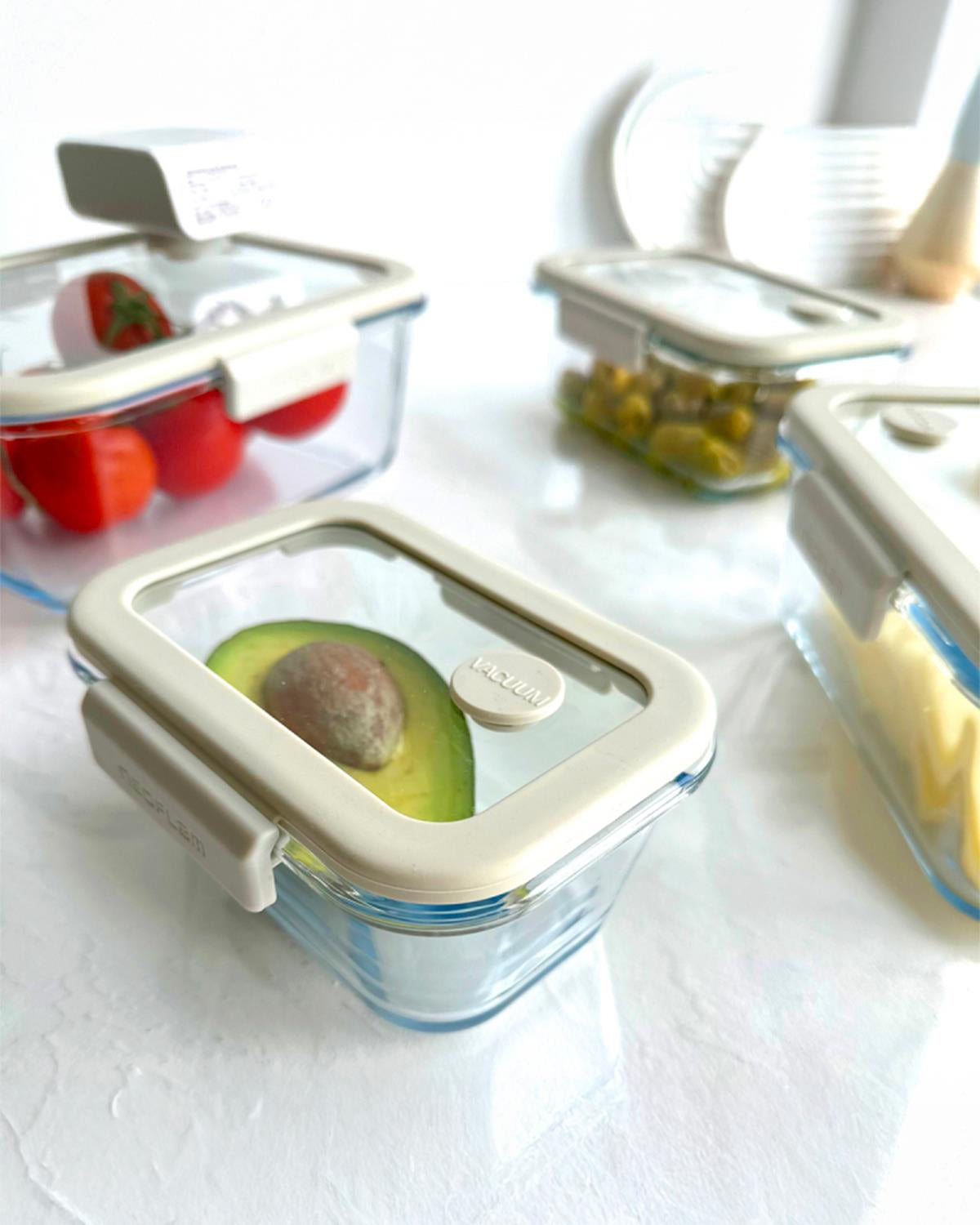 Premium Vacuum Seal Glass Food Storage Container Set   5 Piece Beige