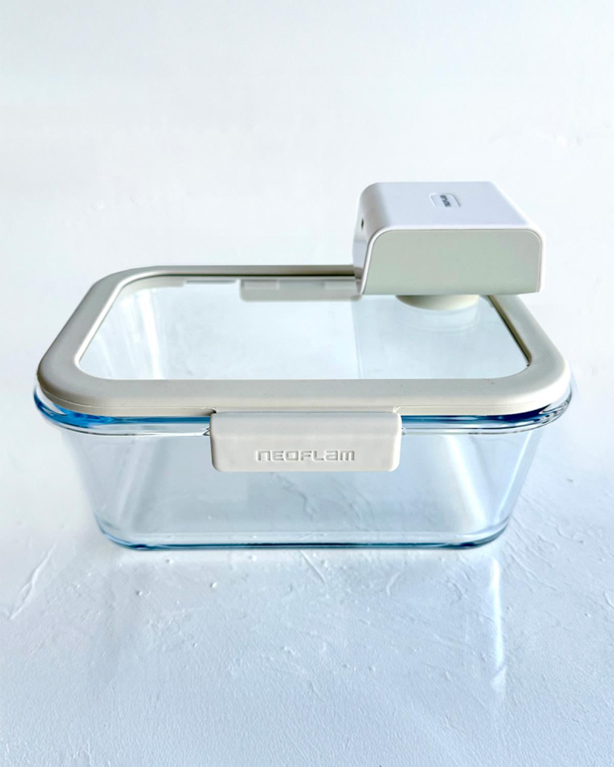 Premium Vacuum Seal Glass Food Storage Container Set   5 Piece Beige