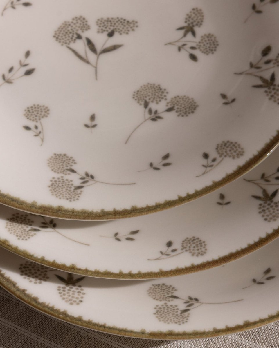 New Bone China 6 - Piece Dessert Plate Set - Fleur Floral Design - TryAladdin