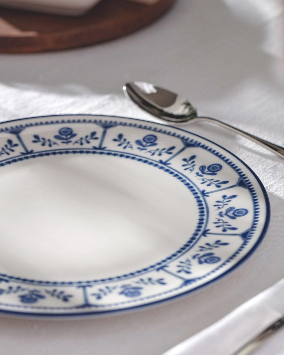 New Bone Porcelain Serving Plate - Elegant Rêve Bleu Celeste Pattern - TryAladdin