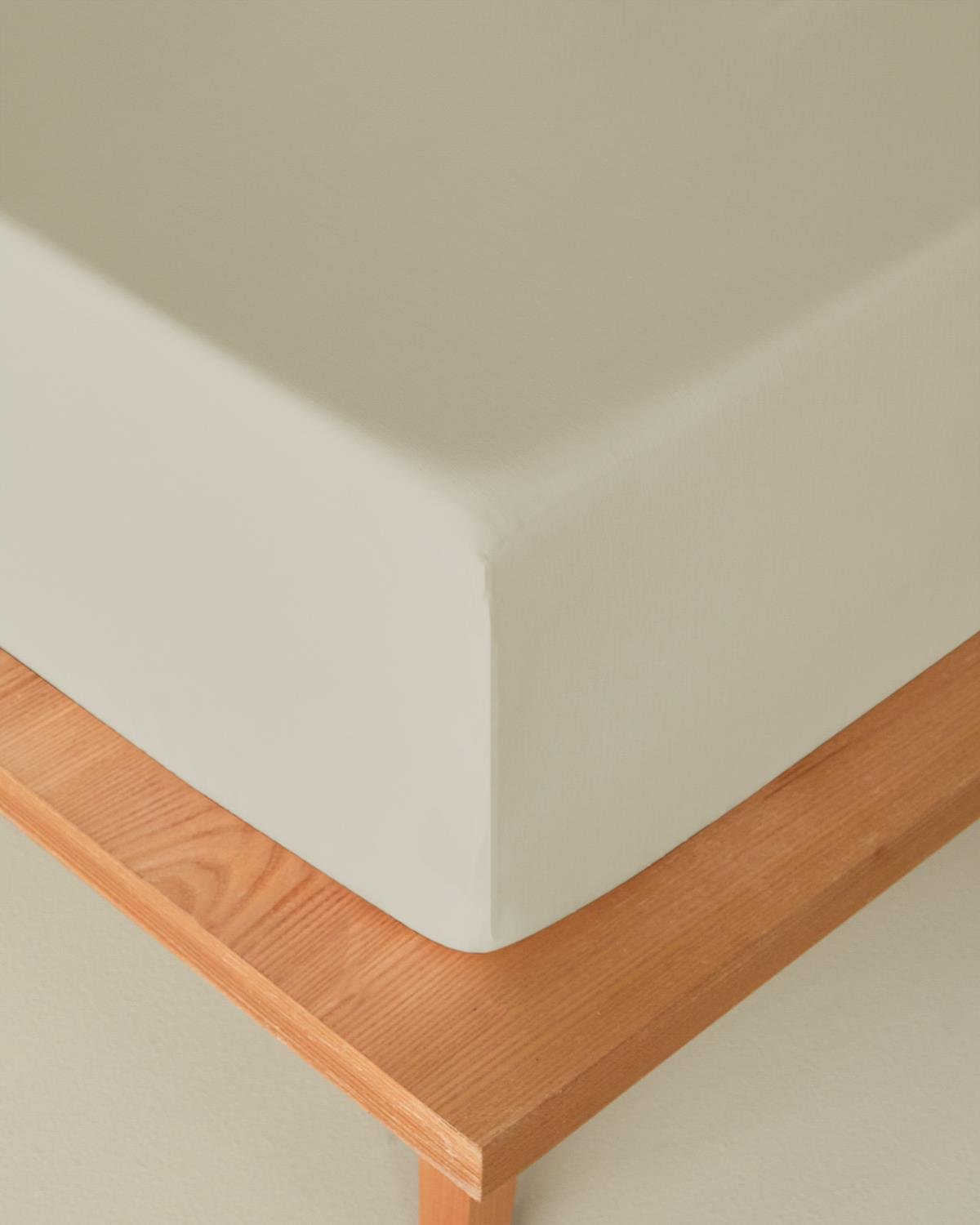 Professional Grade Cotton Textured Fitted Sheet Cream