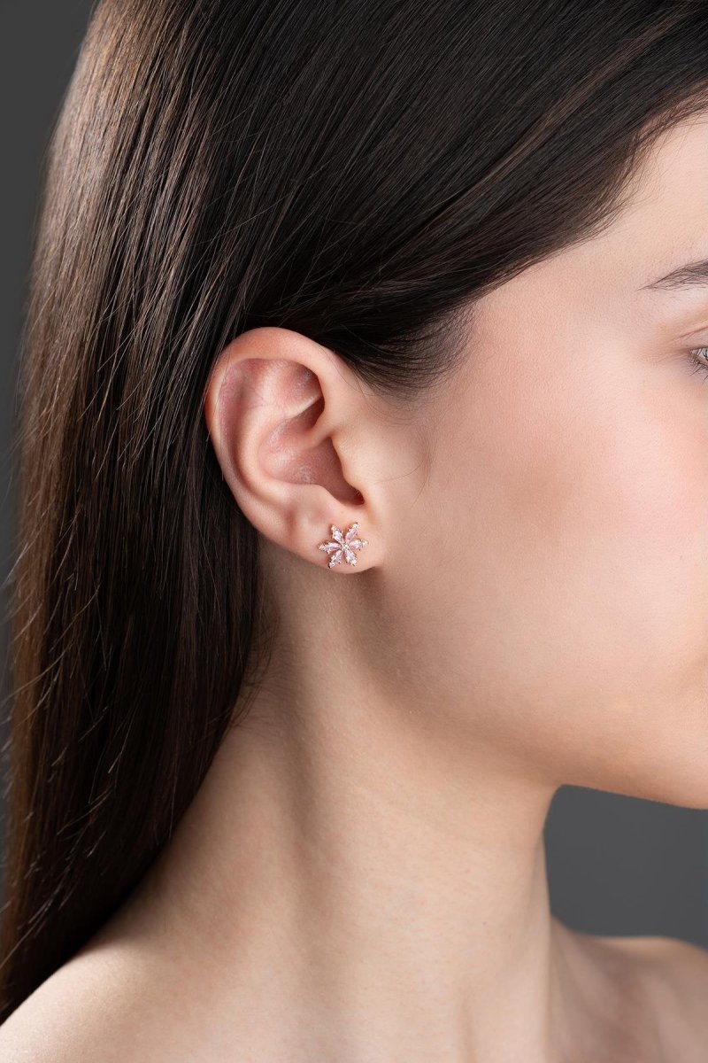 Nereze | 山茶花耳环配粉色宝石- TryAladdin