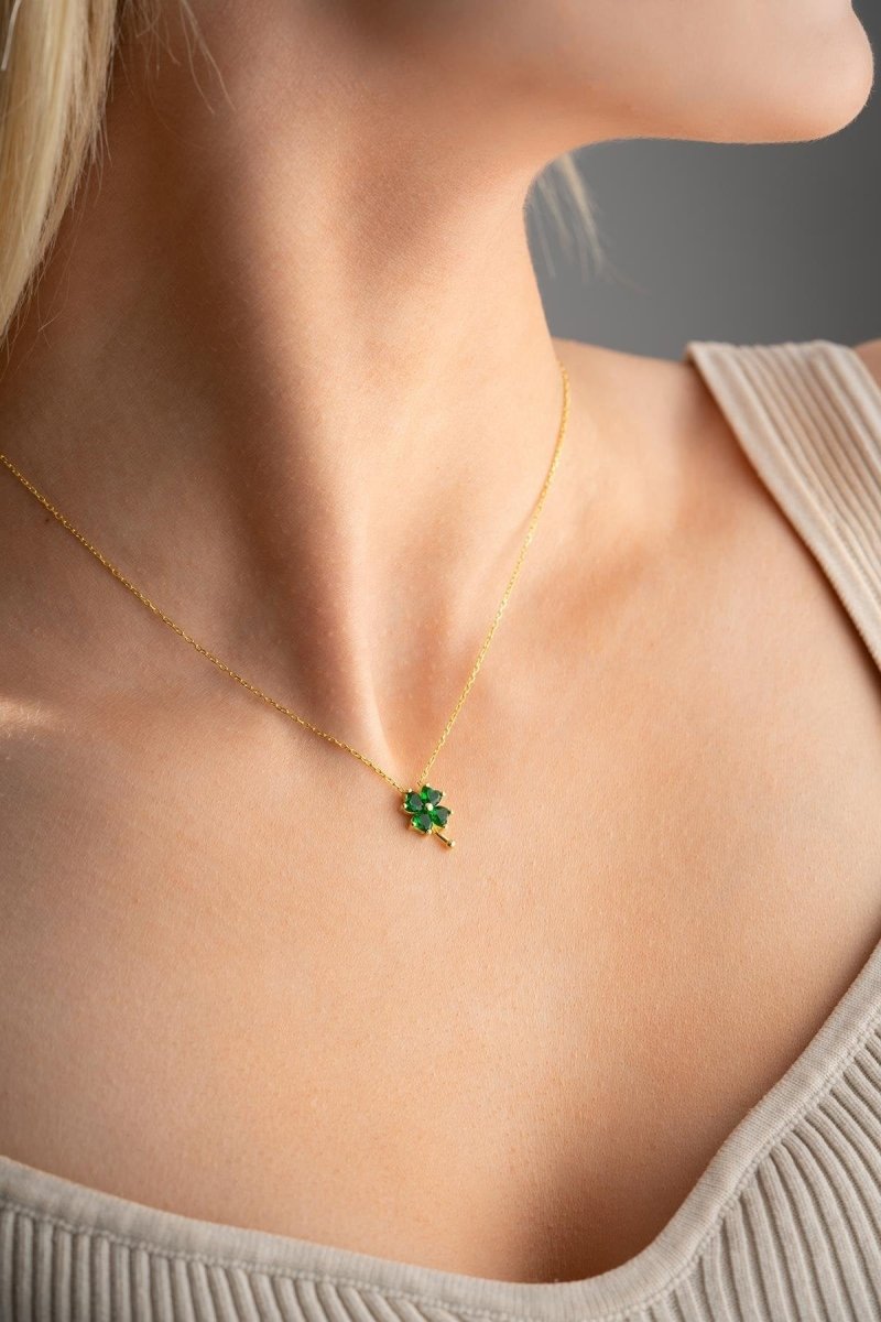 NRZ | 925K Sterling Silver Gold Plated Green Stone Clover Necklace