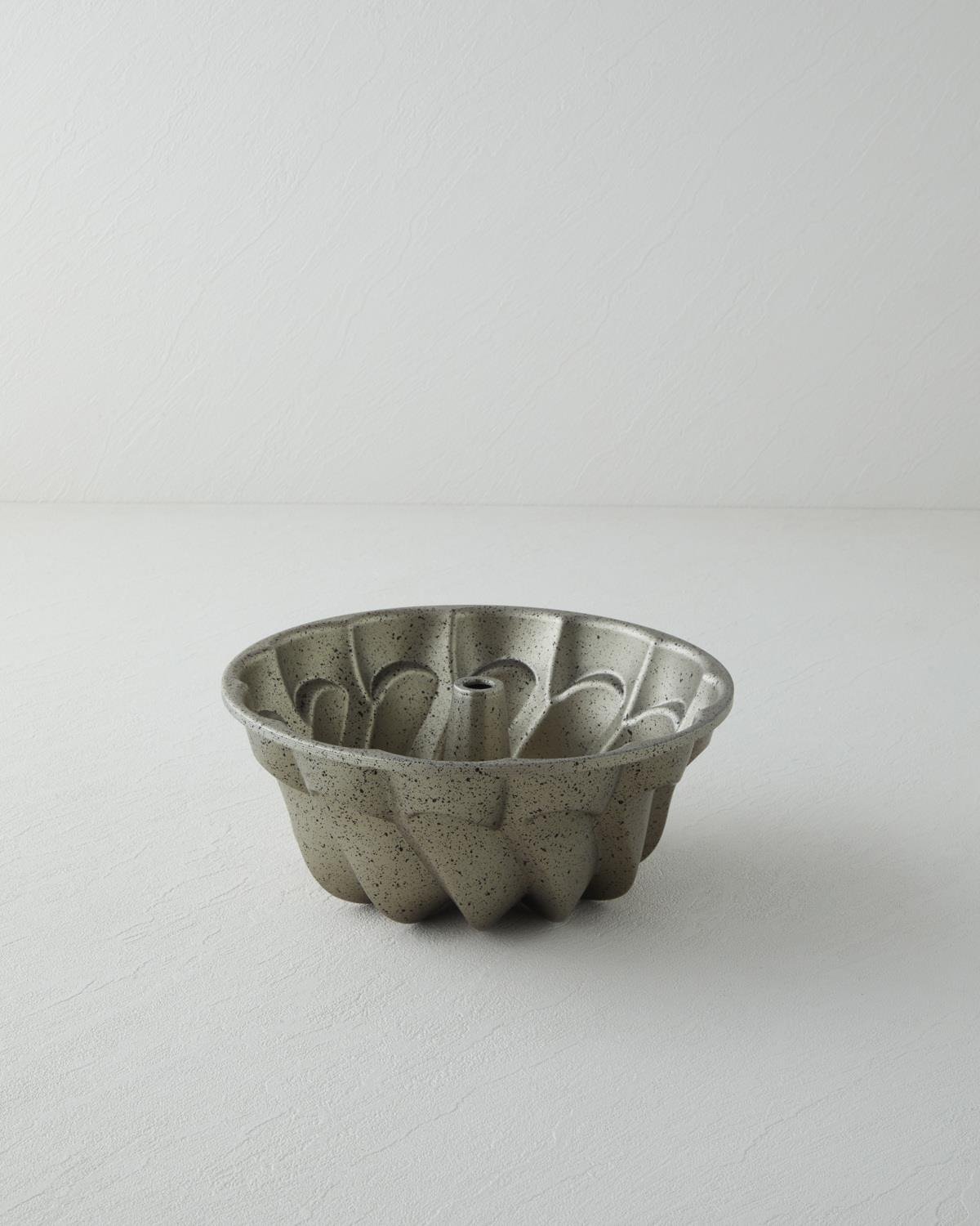 Premium Cast Round Cake Mold   Professional Bakeware   24.5cm Champagne Finish