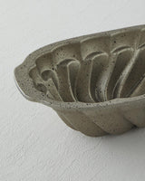 Professional-Grade-Cast-Loaf-Cake-Mold-Champagne-Finish
