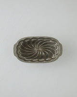 Professional-Grade-Cast-Loaf-Cake-Mold-Champagne-Finish