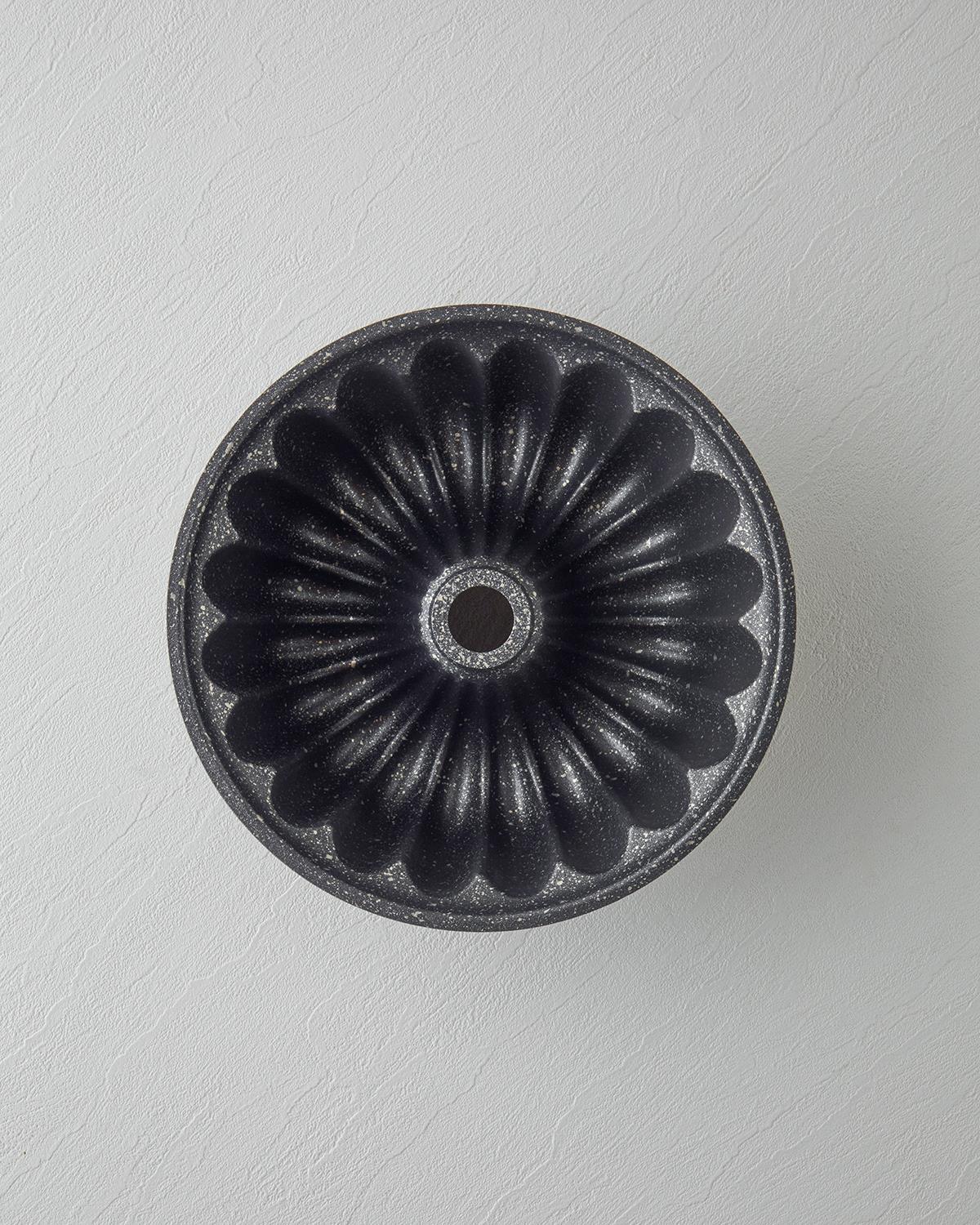 Professional-Grade-Cast-Cake-Mold-Gold-Silver-Finish