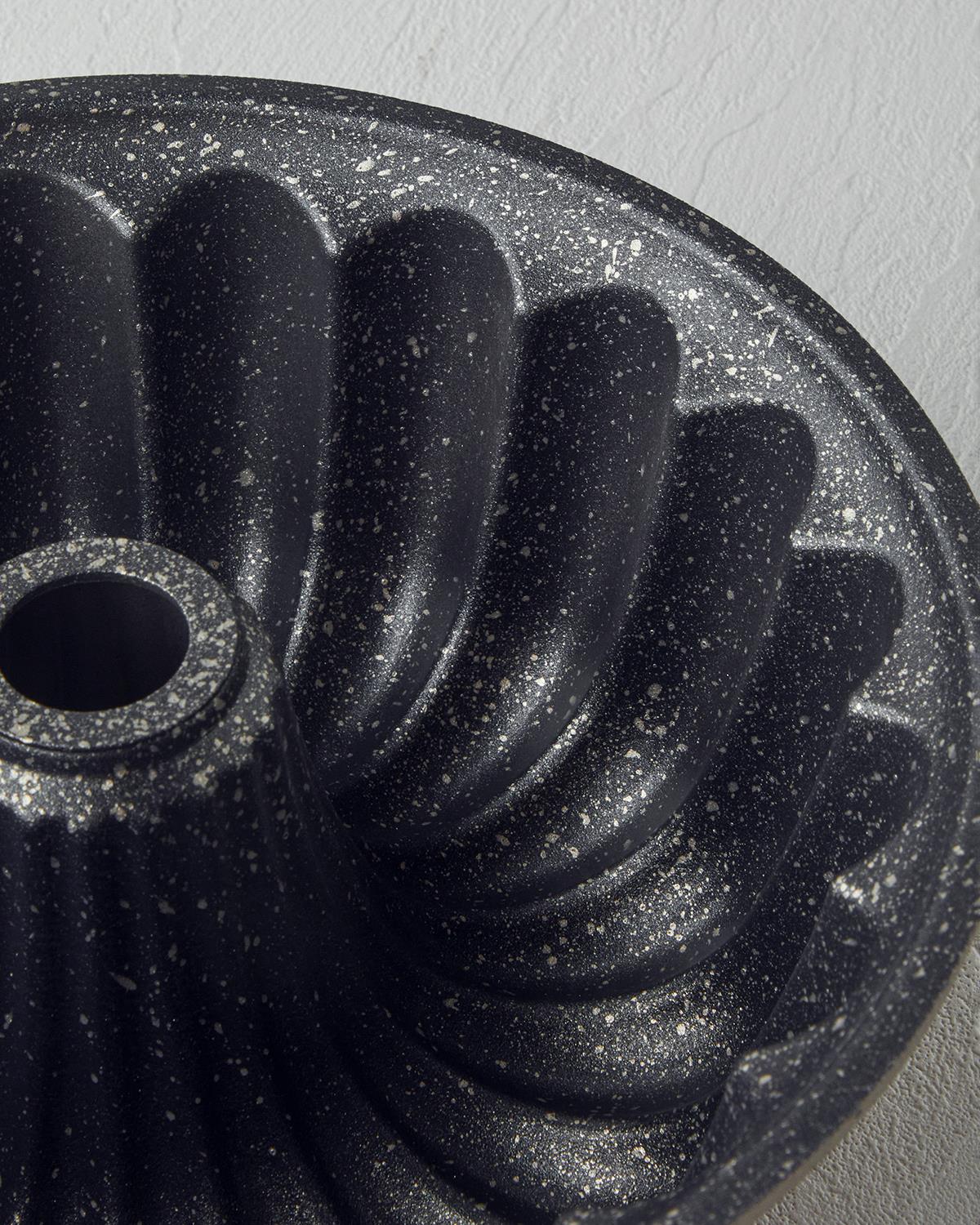 Professional-Grade-Cast-Cake-Mold-Gold-Silver-Finish