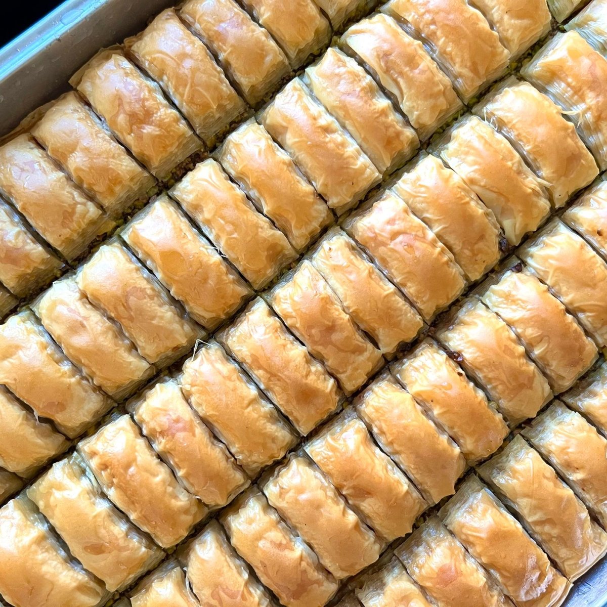 Payna Packed Turkish Pistachio Baklava Tray (75 Slices) with 1 Year Shelf Life - 2.5kg - TryAladdin