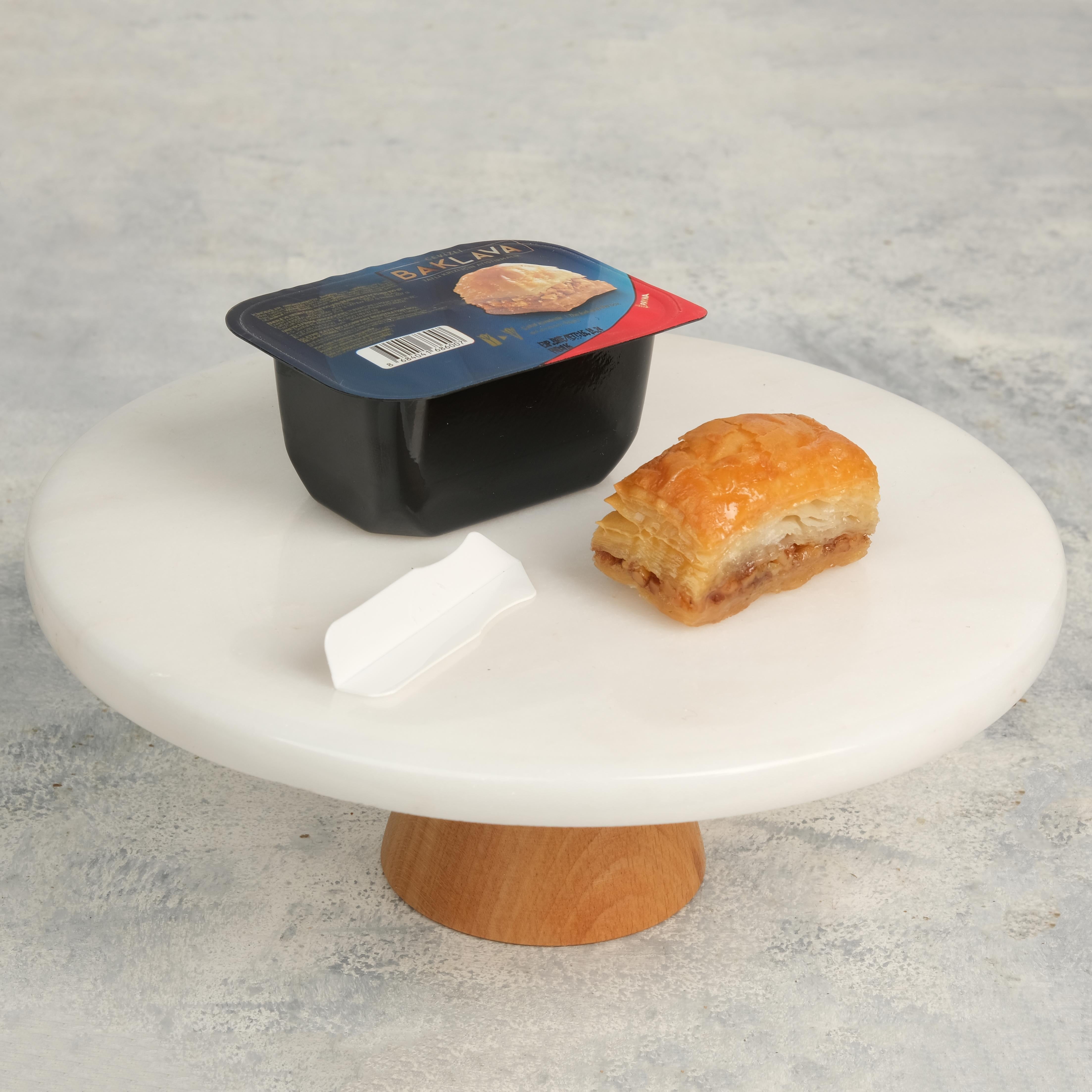 パイナ | ピスタチオとくるみのミックスバクラヴァギフトボックス - 16