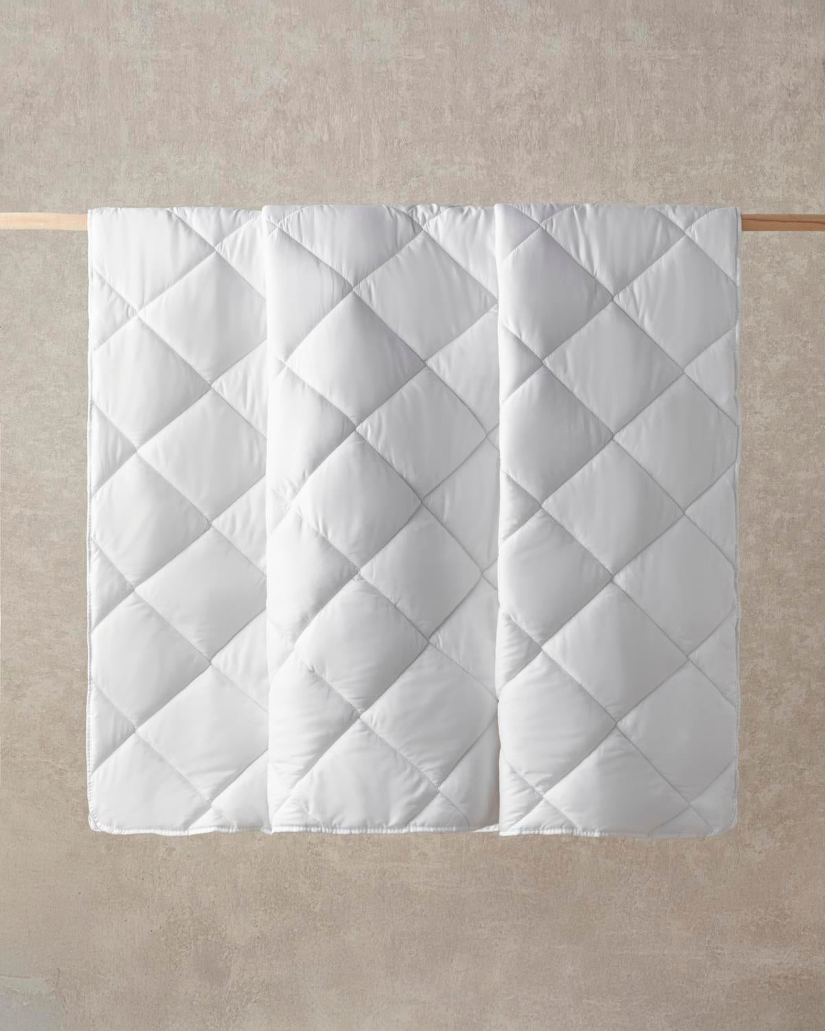 Professional-Grade Microfiber Double Duvet Pillow Set - White