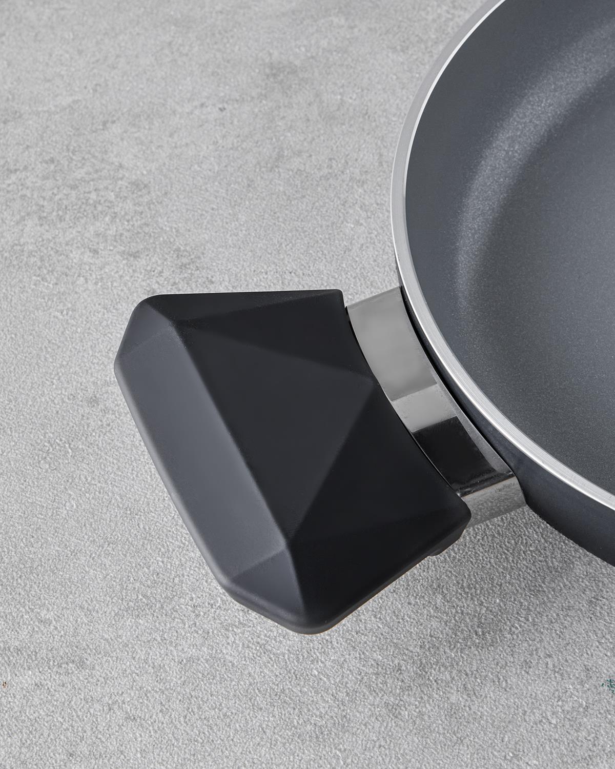 Professional Ceramic Nonstick Lidded Sahan Pan 20cm Black
