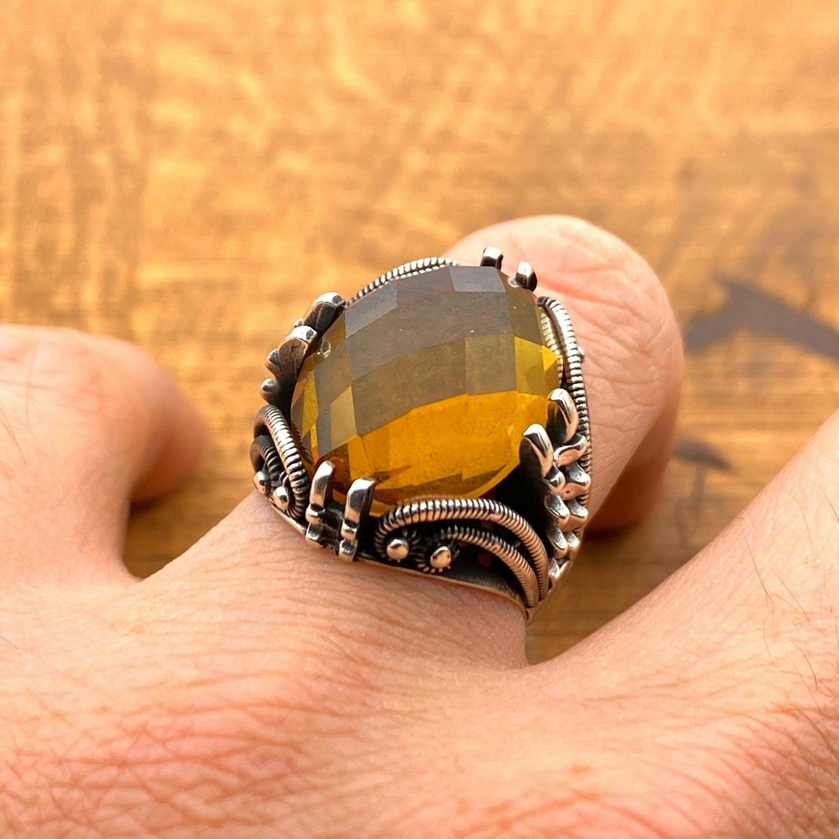 Premium 925 Sterling Silver Men's Ring | Sultanite Gemstone & Chain Detail | Handmade Turkish Craftsmanship - TryAladdin